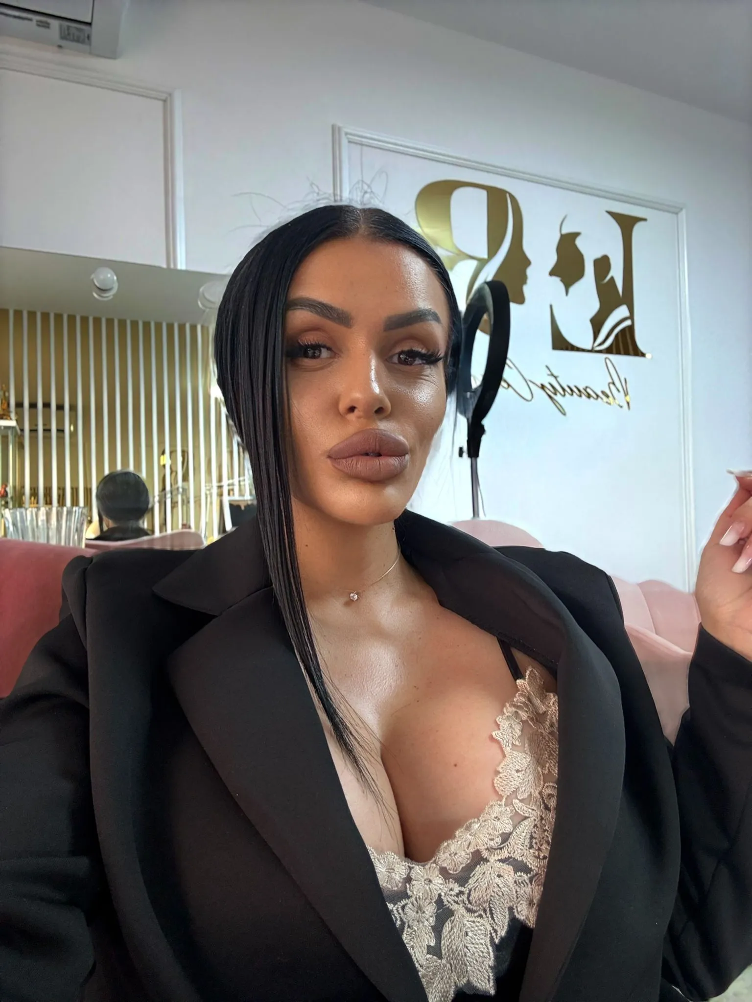 Live sex webcam photo for KimRiver #7306793