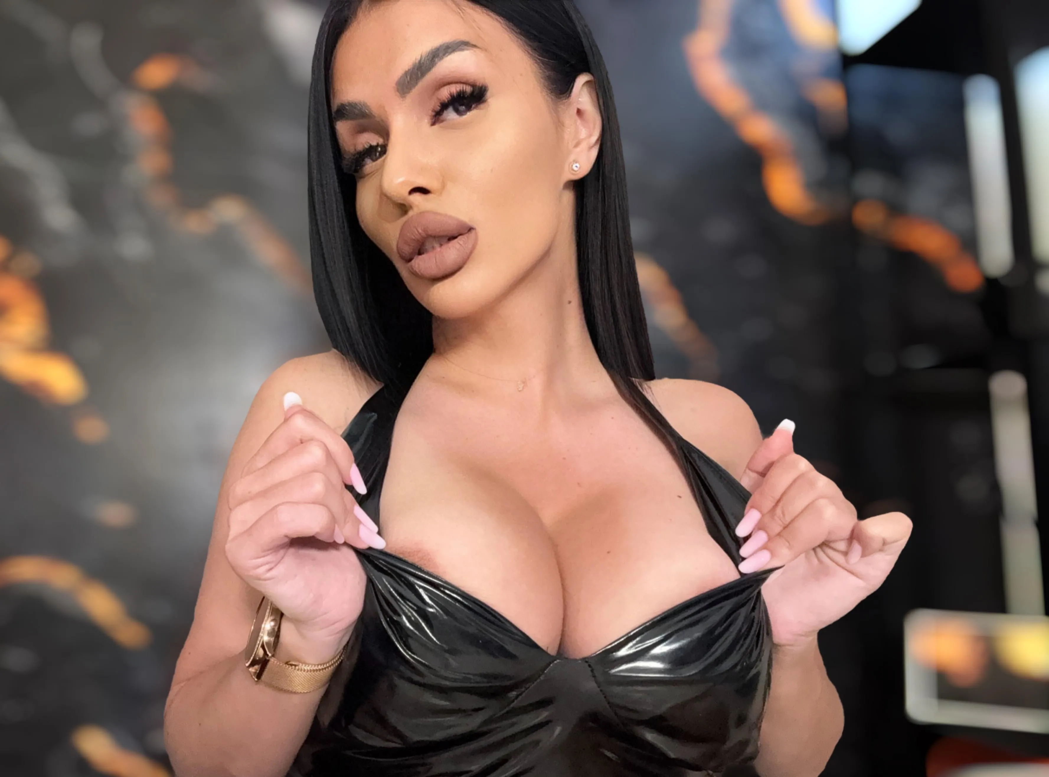 Live sex webcam photo for KimRiver #7844680