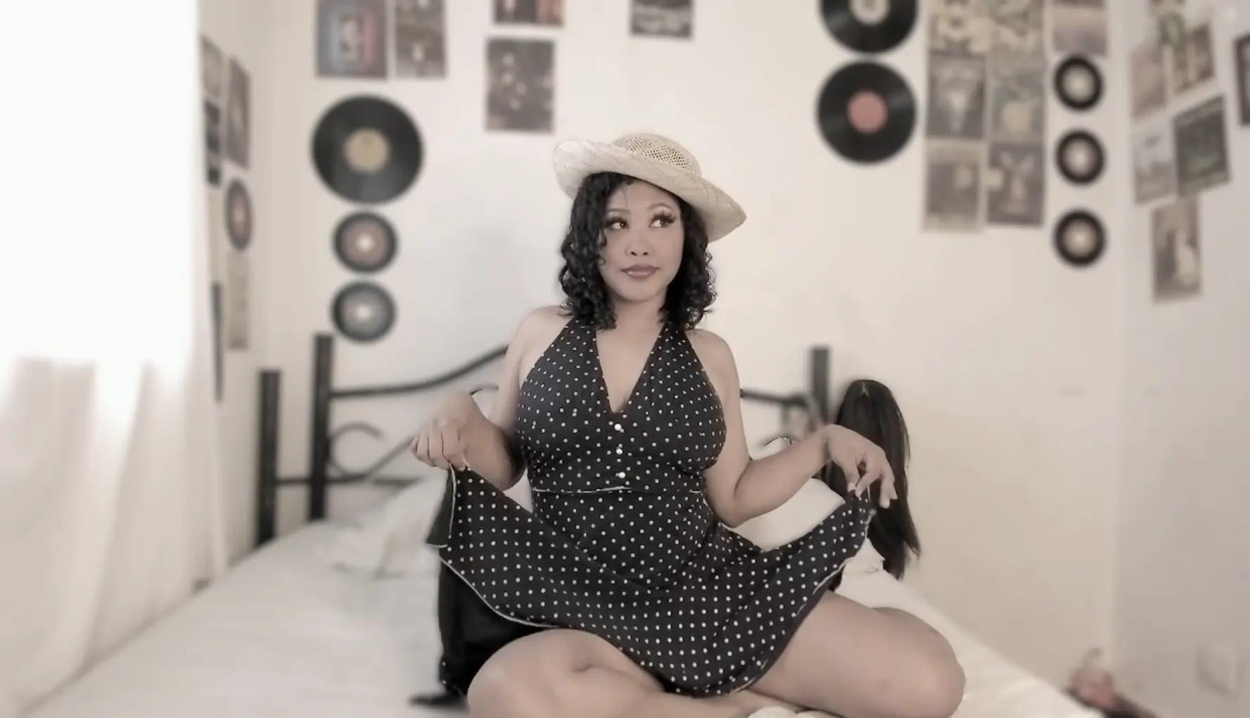 Live sex webcam photo for Kaorii_Lee #8690343