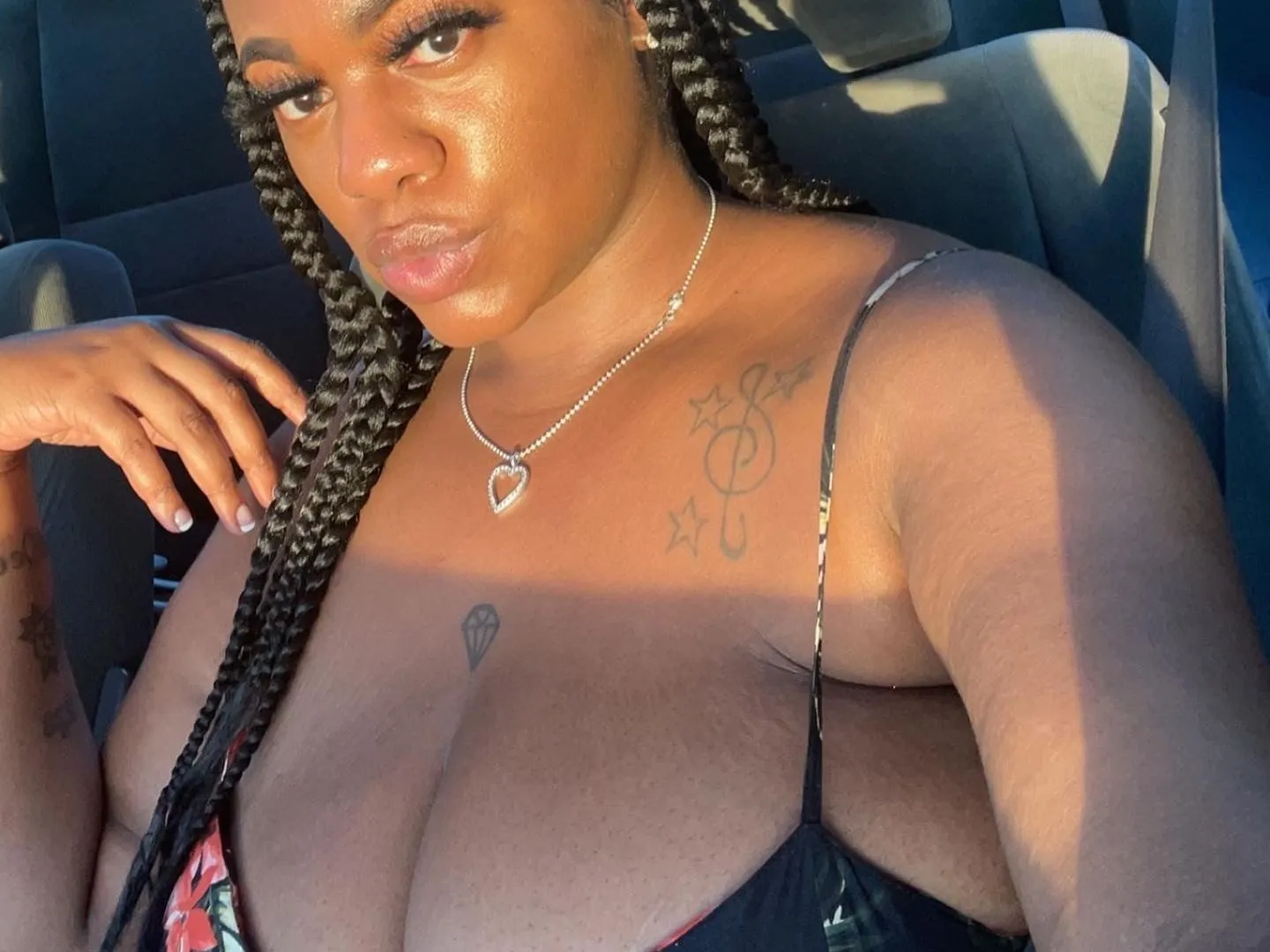 Live sex webcam photo for HarleyHarper #3357370