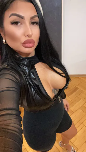 Live sex webcam photo for mistress_meryem #7488224