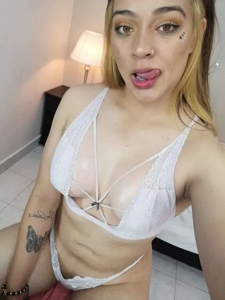 Live sex webcam photo for Julietta18 #1697395