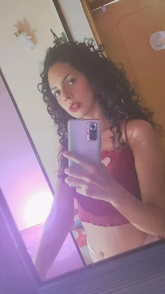 Live sex webcam photo for moniquecurlz #5368175