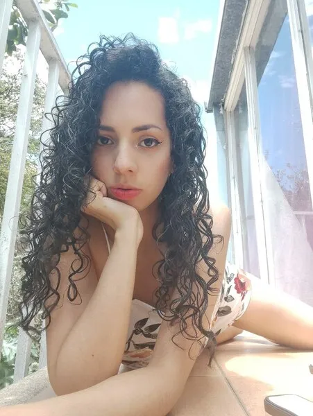 Live sex webcam photo for moniquecurlz #5343193