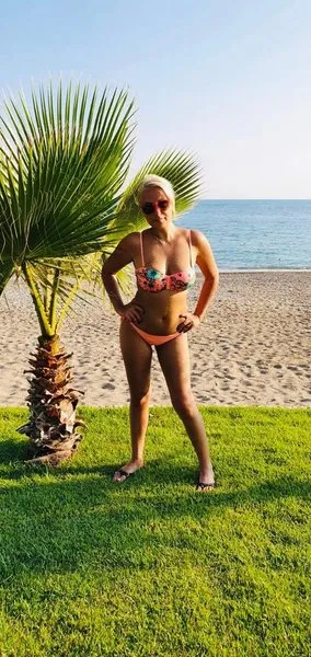 Live sex webcam photo for FoxyBlonde24 #1891800