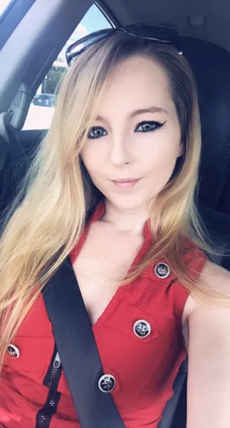 Live sex webcam photo for MollyxoGreene #2032514