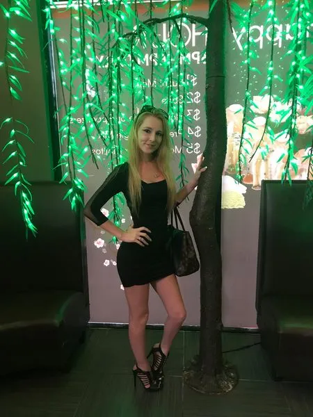 Live sex webcam photo for MollyxoGreene #2032512