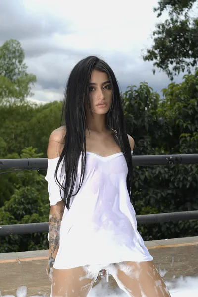 Live sex webcam photo for maddieBlummer #3410285