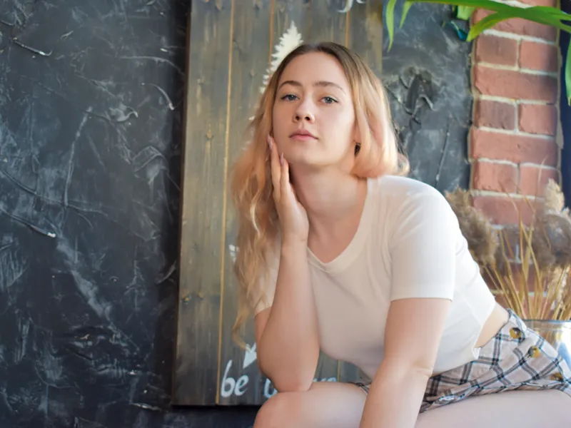 Live sex webcam photo for BettyKors #2142734