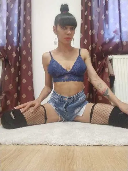 Live sex webcam photo for REBBECAH #3251696