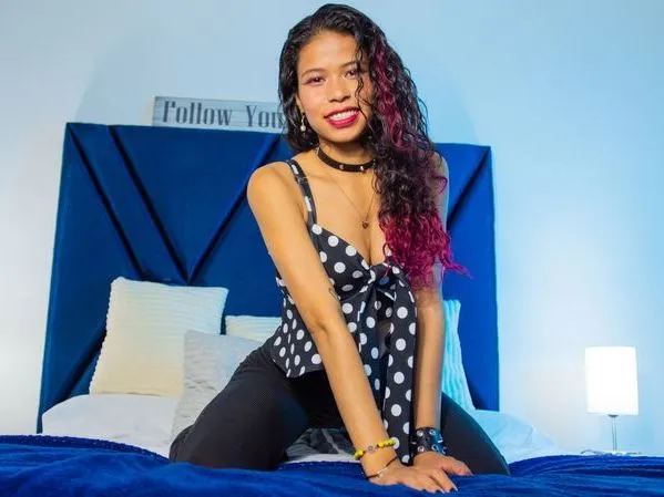 Live sex webcam photo for MaryClarson #2364868