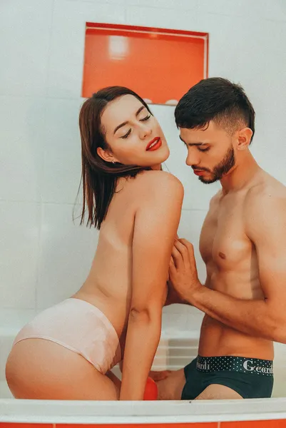 Live sex webcam photo for Oliver_and_Anthonia #2253910