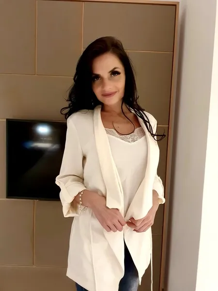 Live sex webcam photo for AryannaMoon #1709954