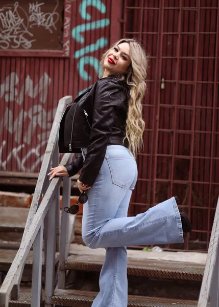 Live sex webcam photo for SophieAndrews #7836065