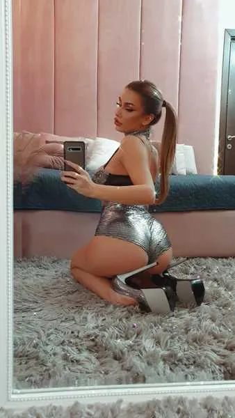 Live sex webcam photo for SophieMaeve #7788593