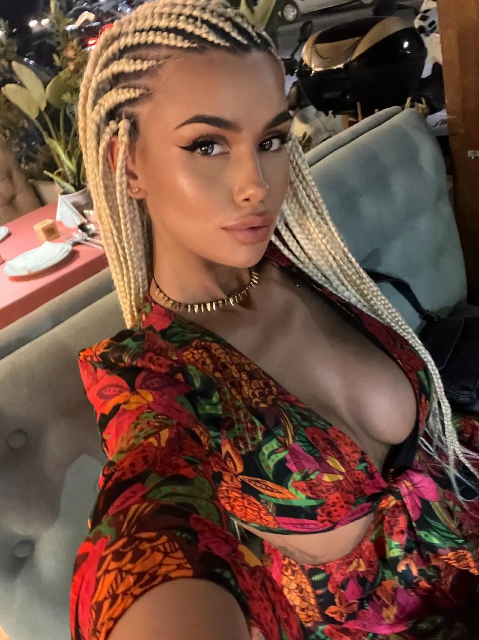 Live sex webcam photo for SophieMaeve #7788758