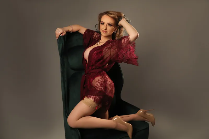 Live sex webcam photo for AvaReeves #7473786
