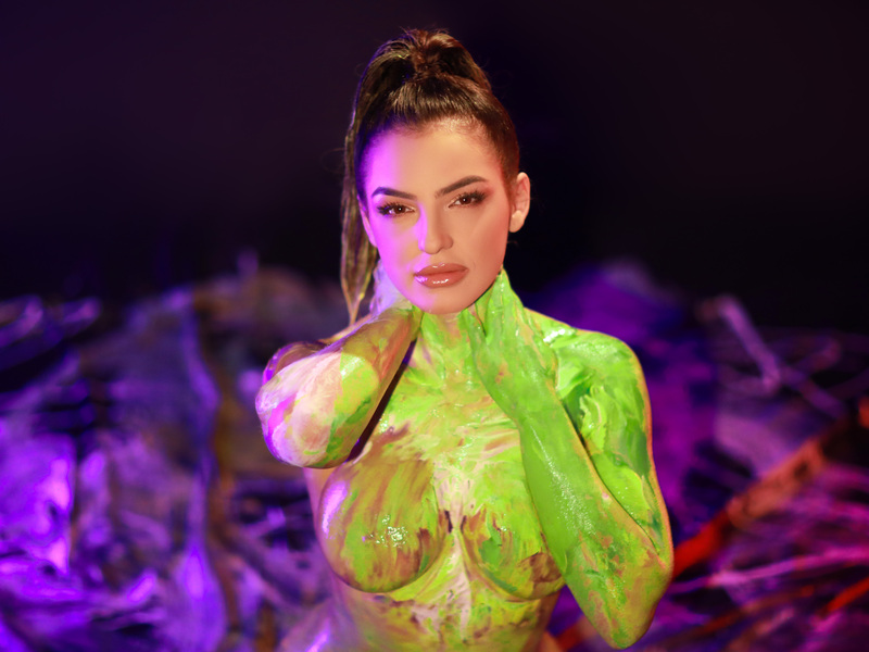 Live sex webcam photo for LindsayDillon #3840328