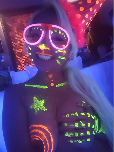 Live sex webcam photo for LittlePinkBunnny #7807737