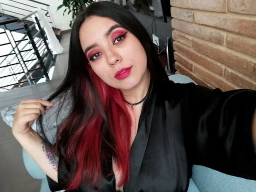 Live sex webcam photo for MillieScott #2335177