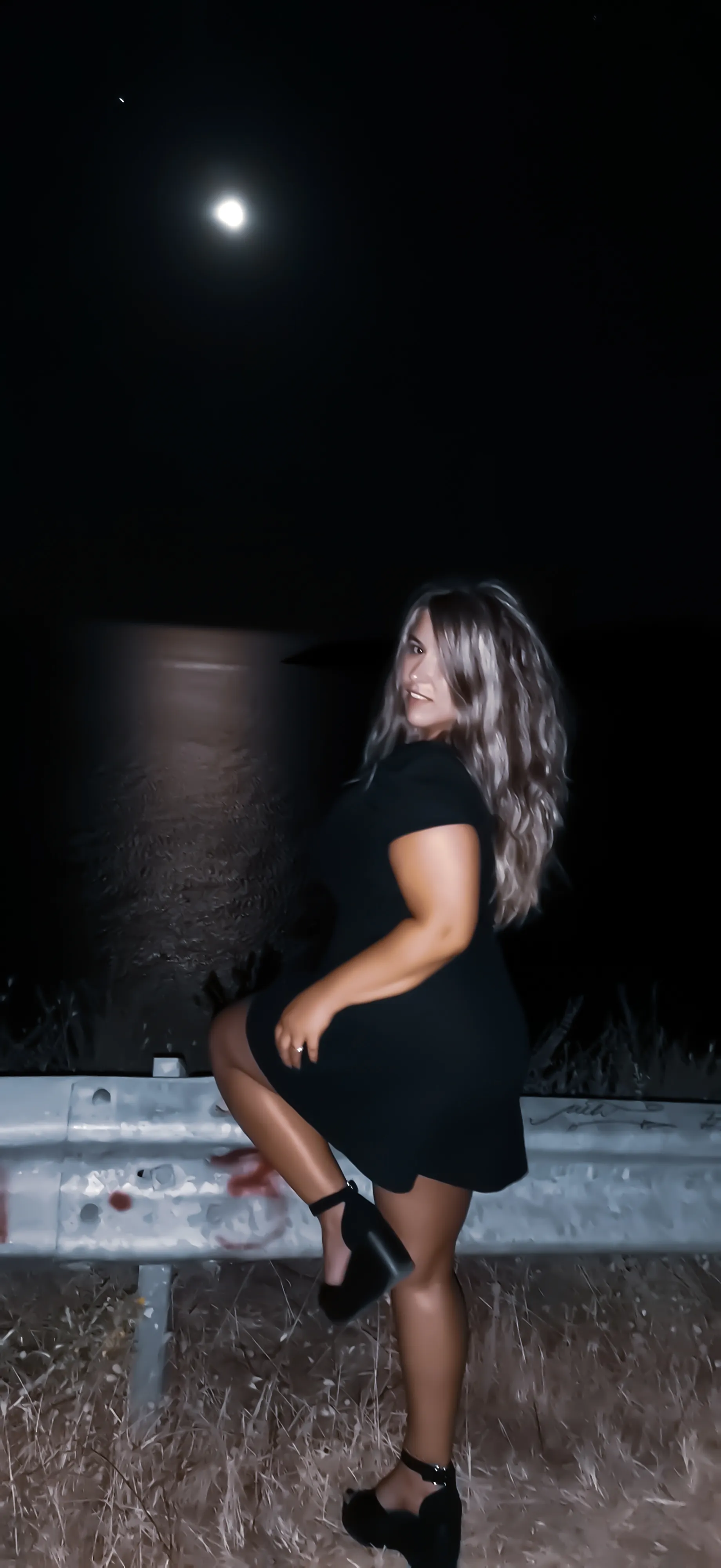 Live sex webcam photo for MoniMoon #7346747