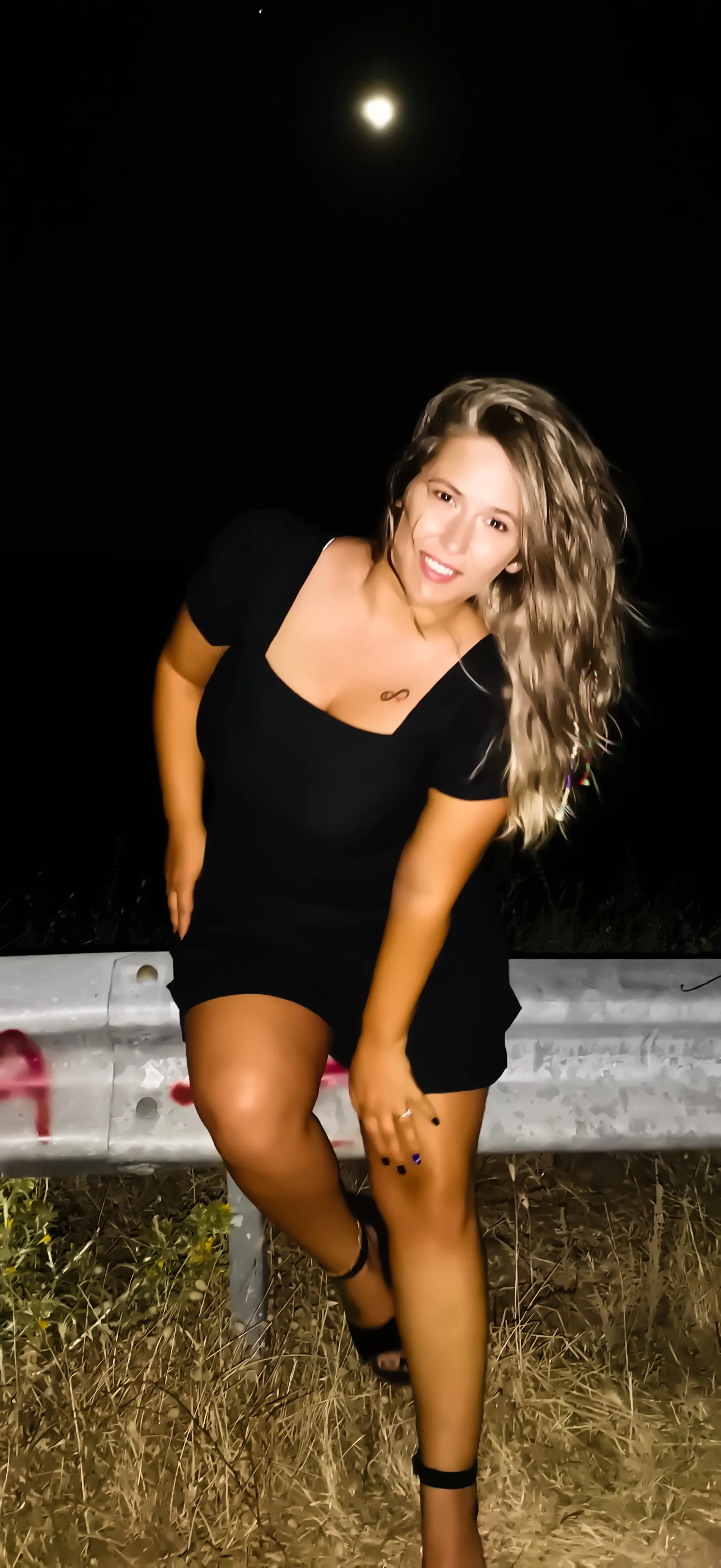 Live sex webcam photo for MoniMoon #7346748