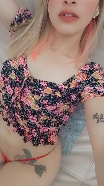 Live sex webcam photo for April_freck #6235114