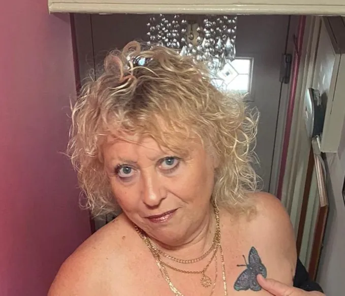 Live sex webcam photo for MandymayXX #2342796