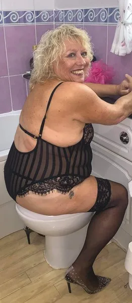 Live sex webcam photo for MandymayXX #2342785