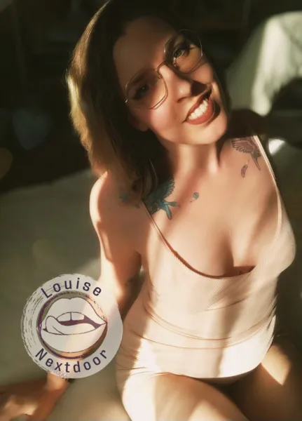 Live sex webcam photo for louisenextdoor #2679266