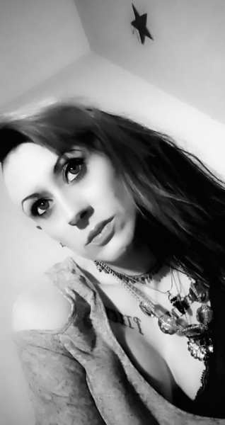 Live sex webcam photo for KhloeMayTruman #1876827