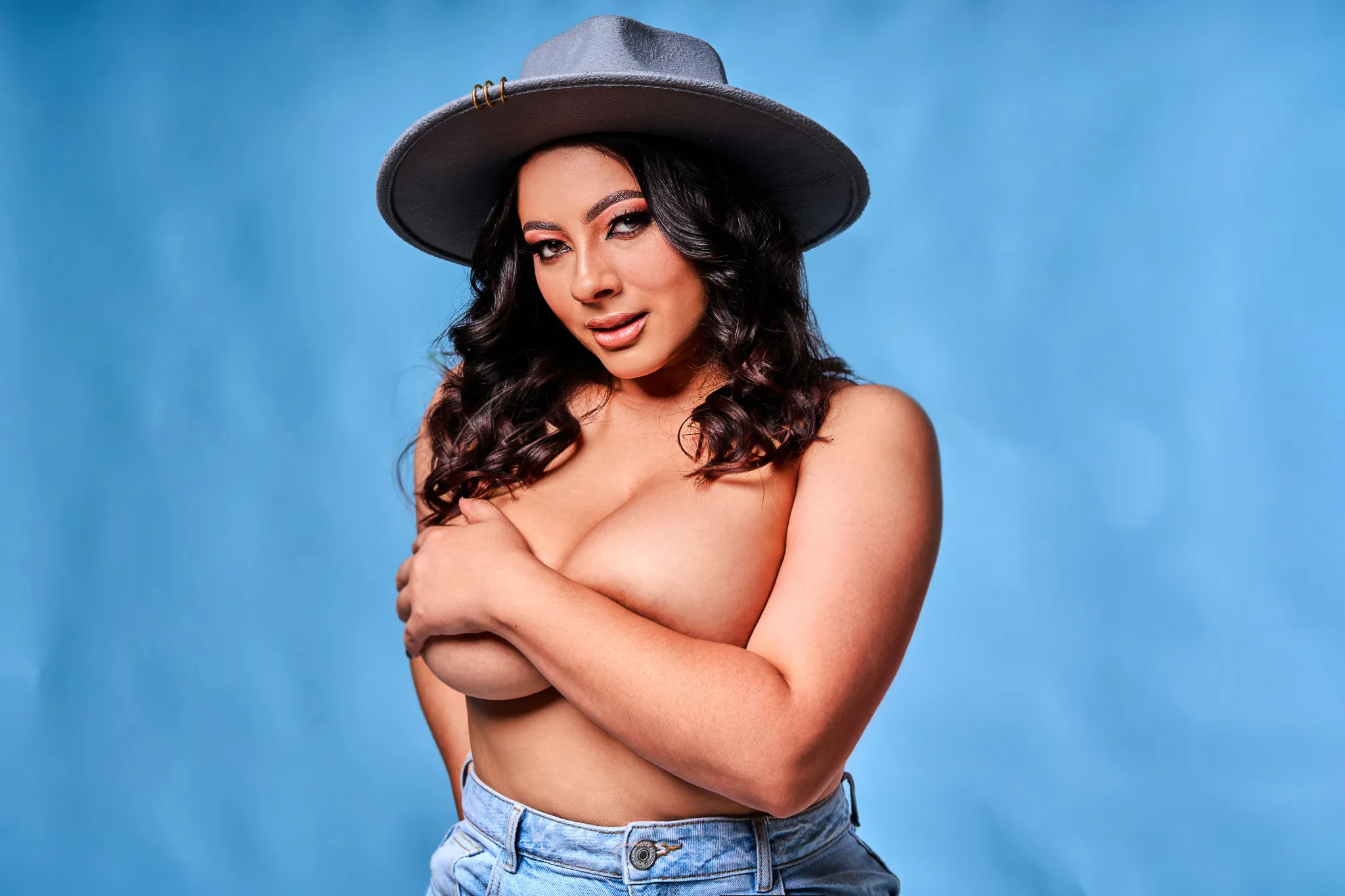 Live sex webcam photo for SophieCurvess #7143464