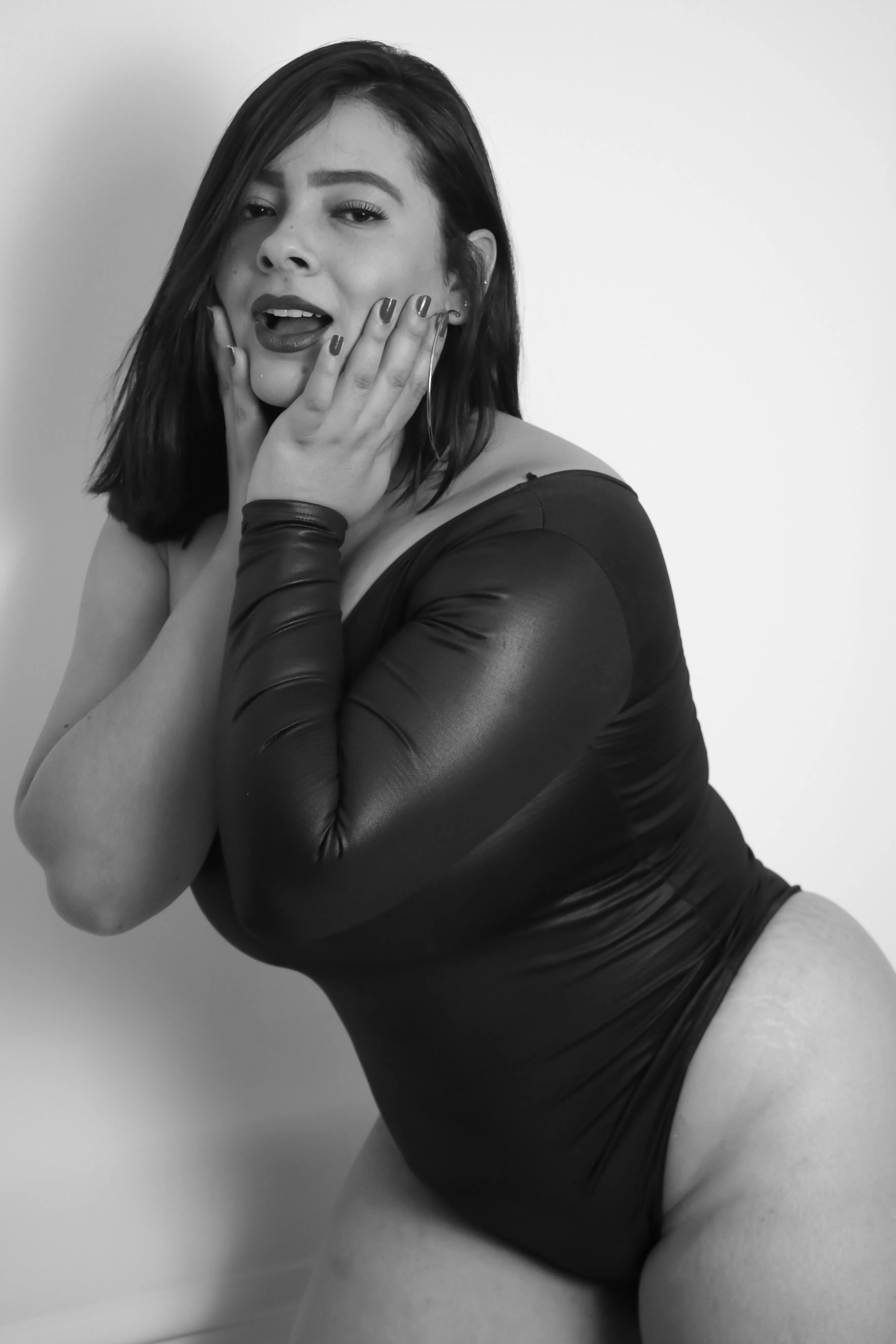 Live sex webcam photo for SophieCurvess #7143034