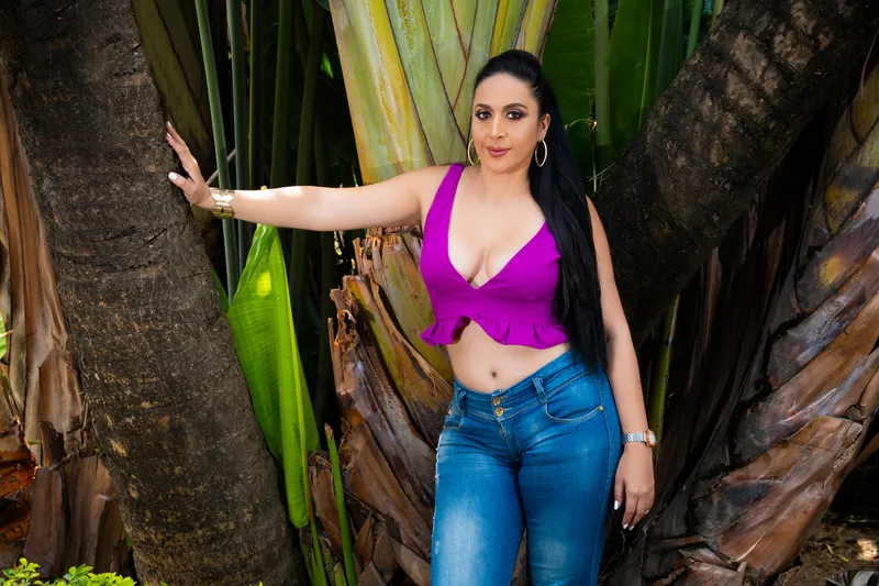 Live sex webcam photo for MayraDeLaVega #7861391