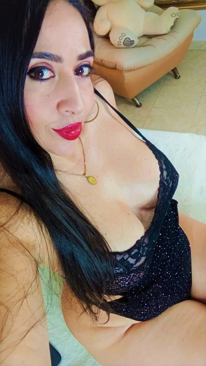 Live sex webcam photo for MayraDeLaVega #8661792