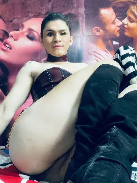 Live sex webcam photo for IaraSmith #6050359