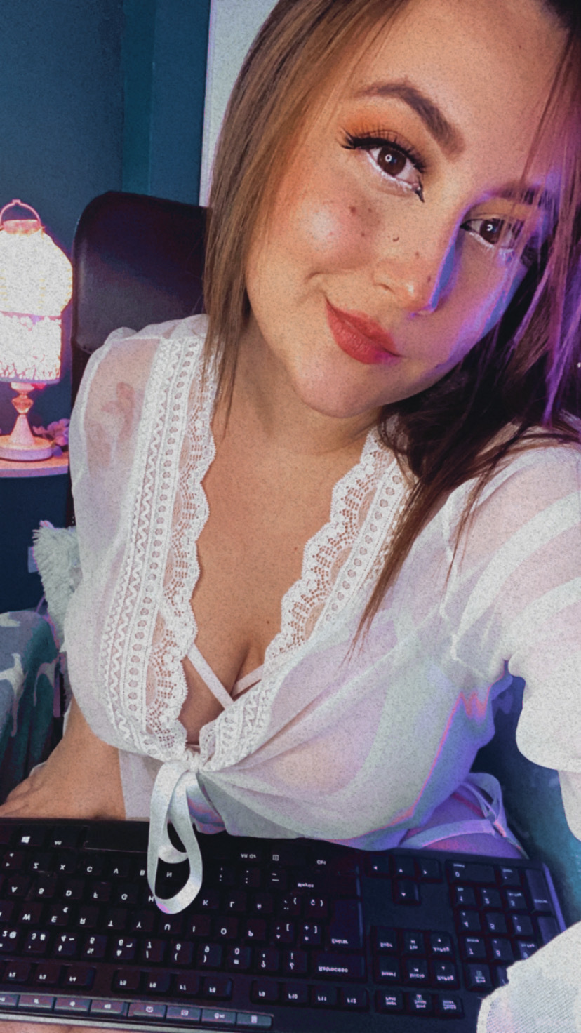 Live sex webcam photo for EvyTaylor #7430970