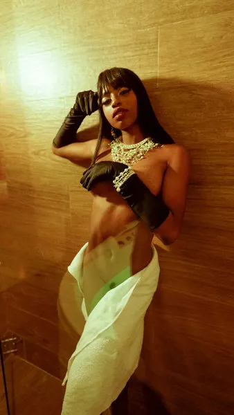 Live sex webcam photo for CelinJacob #6030396