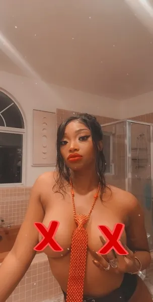Live sex webcam photo for Sexycillonline #1903386