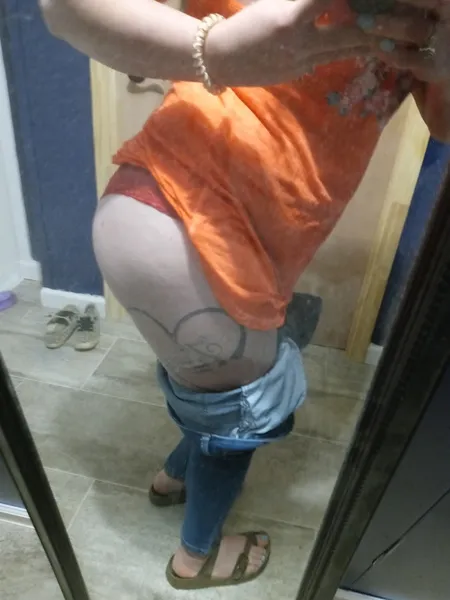 Live sex webcam photo for AddictiveDiamond #2891652