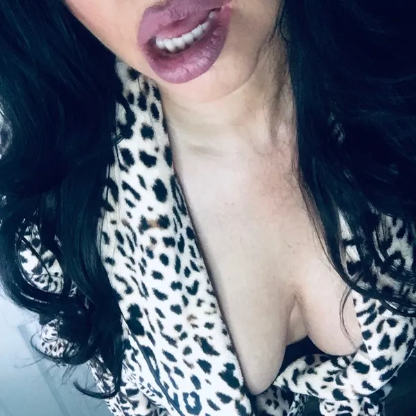 Live sex webcam photo for JeanetteFox #2165552