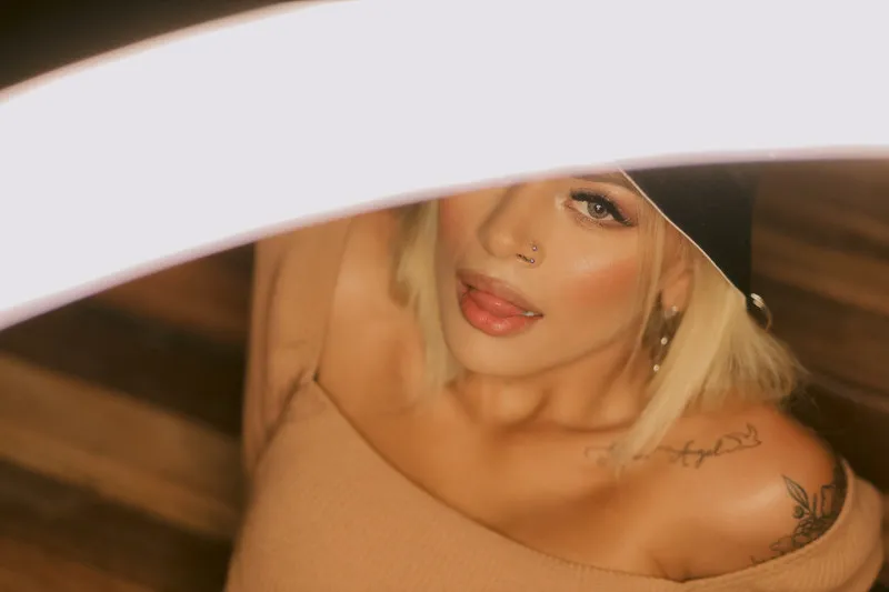 Live sex webcam photo for Amber_Johson #2454577