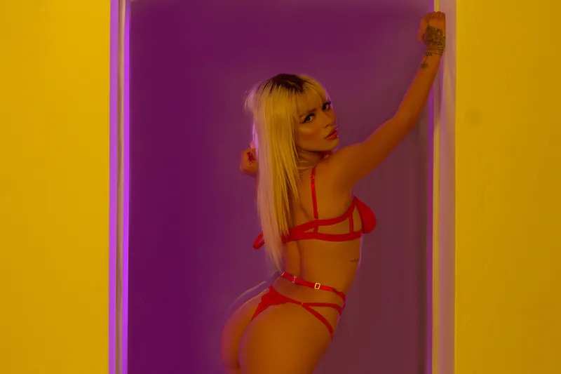 Live sex webcam photo for Amber_Johson #3104177