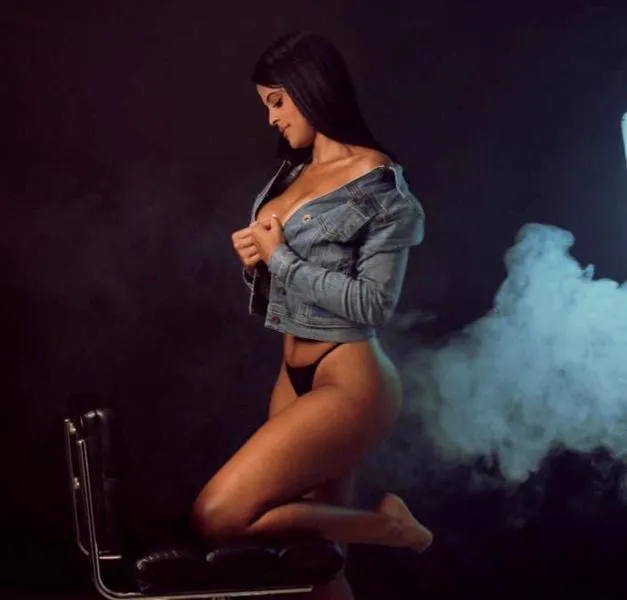 Live sex webcam photo for Adrianna_Jacksson #3043376