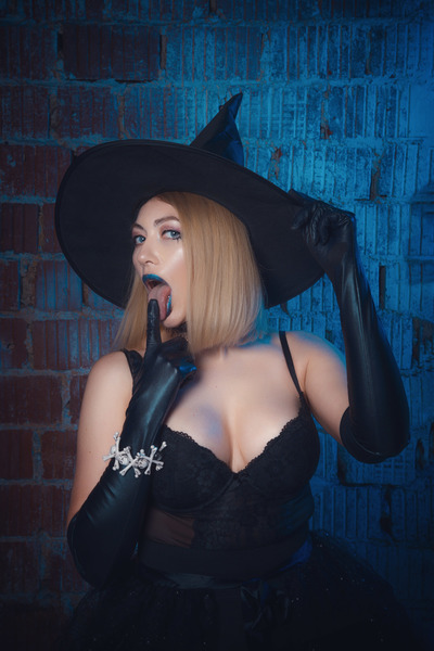 Live sex webcam photo for LaliSweet #2676622