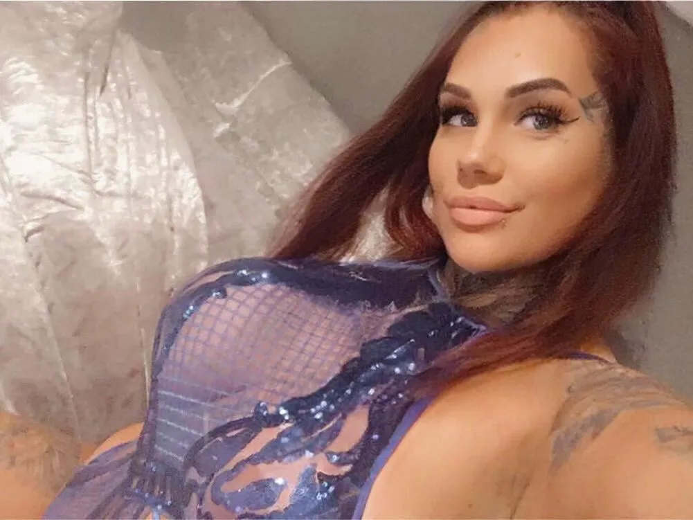 Live sex webcam photo for CarmelRoseox #1675829