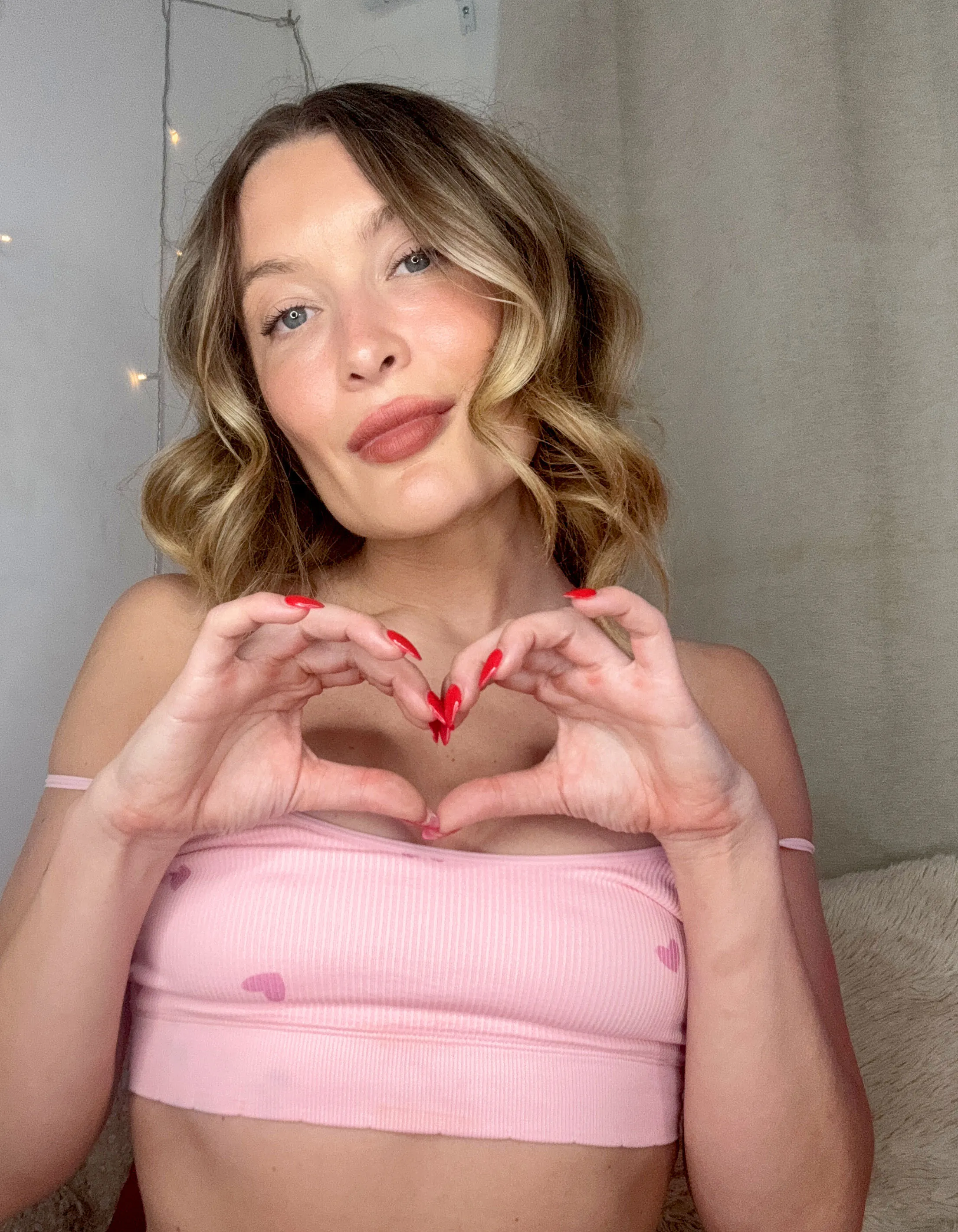 Live sex webcam photo for BadGirlRubes #7948662