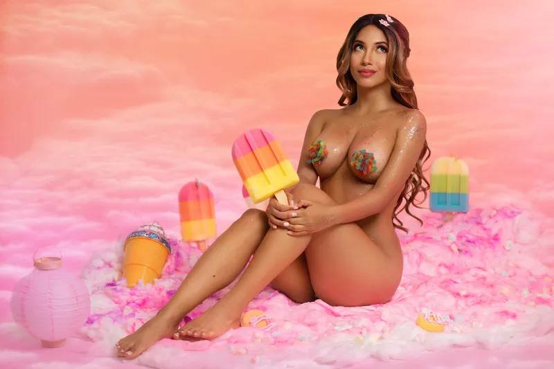 Live sex webcam photo for SophieBeckham #4045786