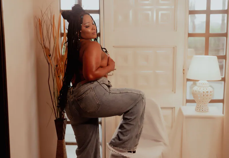 Live sex webcam photo for KeishaScott #6261099