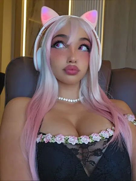 Live sex webcam photo for MiaUnicorn #6642229